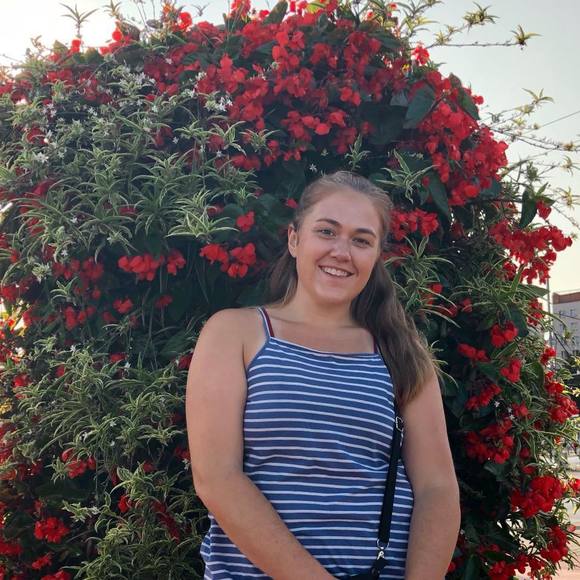 Meet your Posher, Ali - Picture 1 of 1